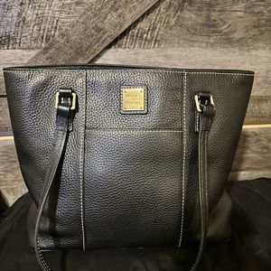 Dooney & bourke tote bag